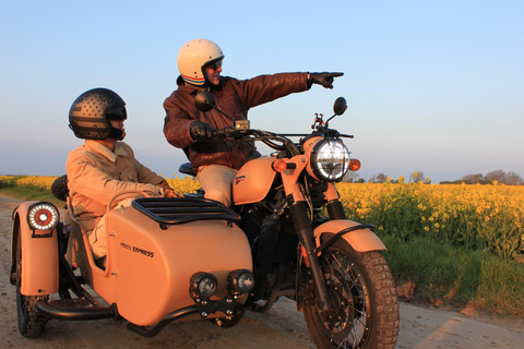 Honfleur y Deauville Tour privado de medio día en sidecar (3H30)