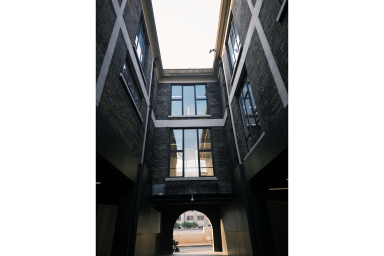 Shanghai Histories Walking Tour: Suzhou Creek to the Bund