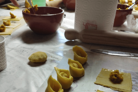 Bologna: Pasta and Gelato Cooking Class with Dinner