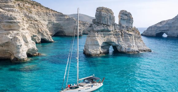 Milos: Sailboat Cruise to Kleftiko Bay with Meal & Drinks