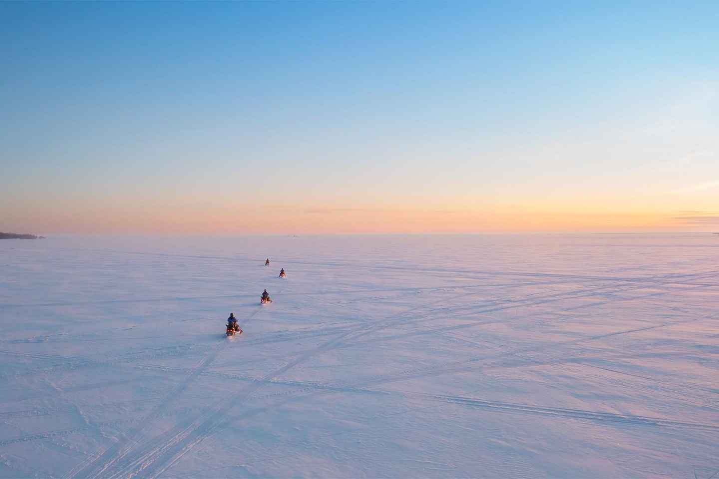 Kemi-Tornio: Sunrise snowmobile safari