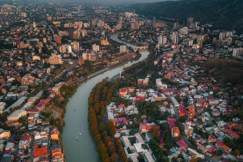 Pacchetto di viaggio casual per la Georgia 4 notti / 5 giorni