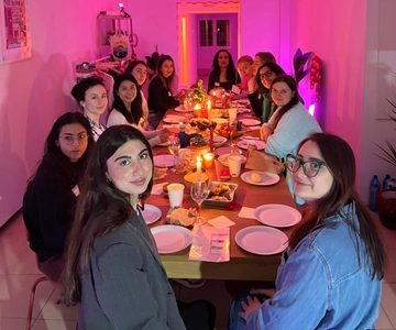 Barcelona: Noite de Artesanato Feminino com Vinho e Petiscos