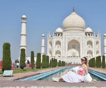Da Delhi: Tour di un giorno all'alba del Taj Mahal, Baby Taj e Forte di Agra