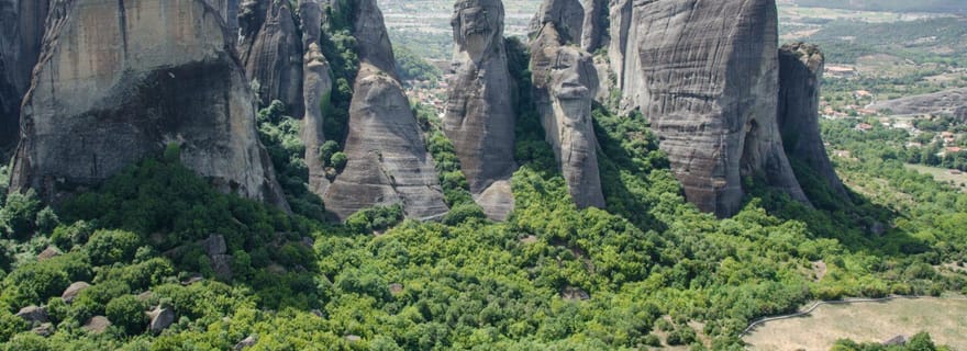 Excursion au coucher du soleil dans la « forêt de pierre » de Météora avec dîner grec