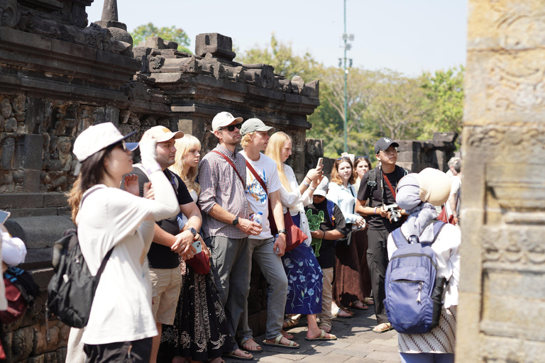 Yogyakarta: Borobudur sunrise,guarantee climb-up& Prambanan Borobudur Sunrise sharing Tour Without Ticket
