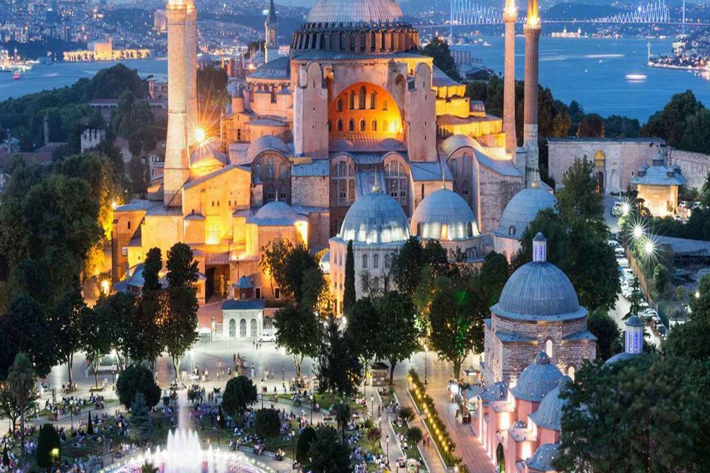 Blue Mosque, Hagia Sophia, Topkapi Palace &Grand Bazaar Tour