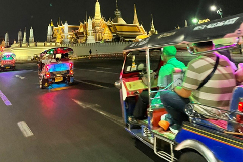 BKK : Tour nocturno privado en Tuk Tuk con recogida en el hotelBangkok: TUK TUK Tour Nocturno Privado con Recogida en el Hotel