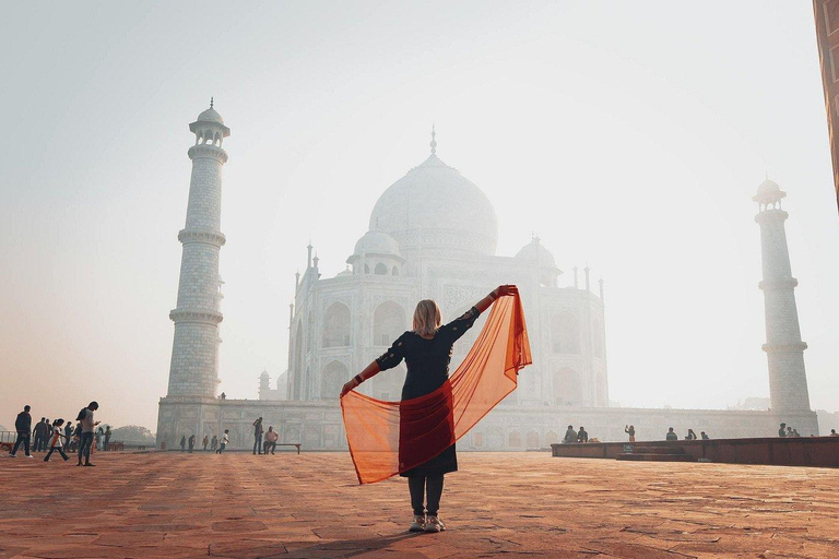 De Deli: Explore a rica herança de Deli e JaipurExplora a rica herança cultural de Deli e Jaipur com um hotel de 4 estrelas.