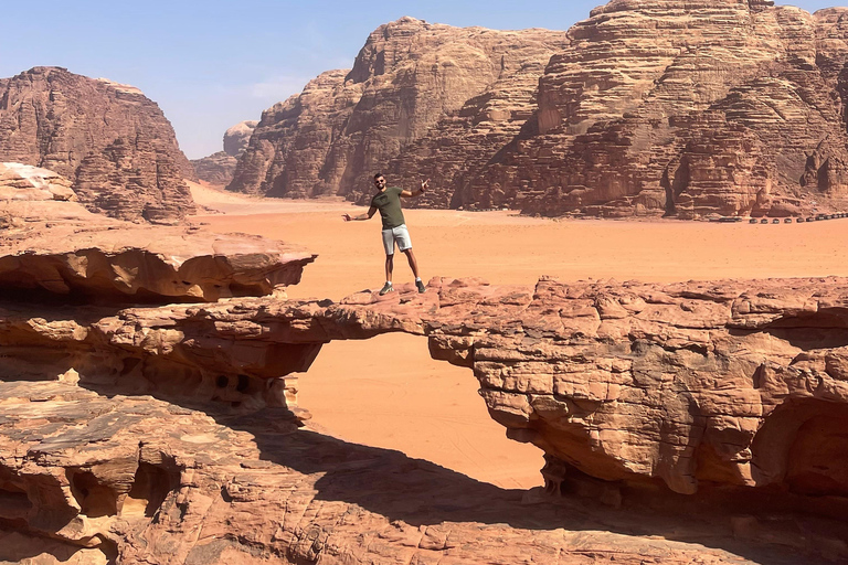 Wadi Rum: tour de medio día en jeep con guía beduino