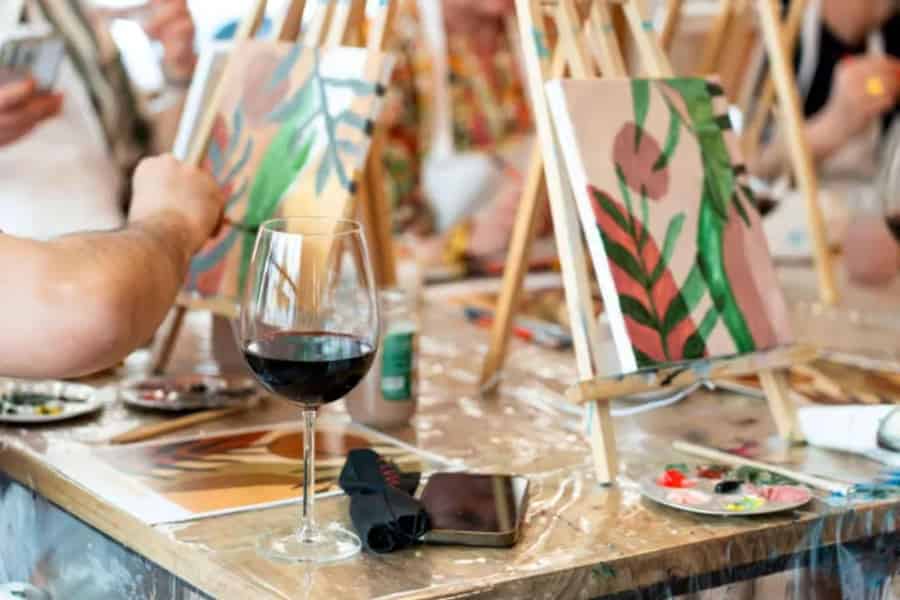 Tucson: Malabend und Cocktails in einem trendigen Dessert-Laden. Foto: GetYourGuide