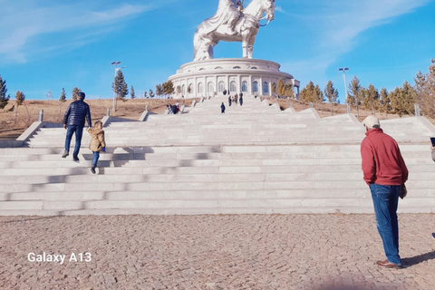 Ulaanbaatar: Translado do aeroporto e visita ao Parque Nacional de Terelj