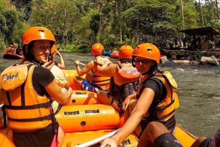 Bali: UTV Buggy Tour mit Ayung River Rafting Trip und MahlzeitDoppelt: UTV Buggy Tour &amp; River Rafting Trip - mit Transfers