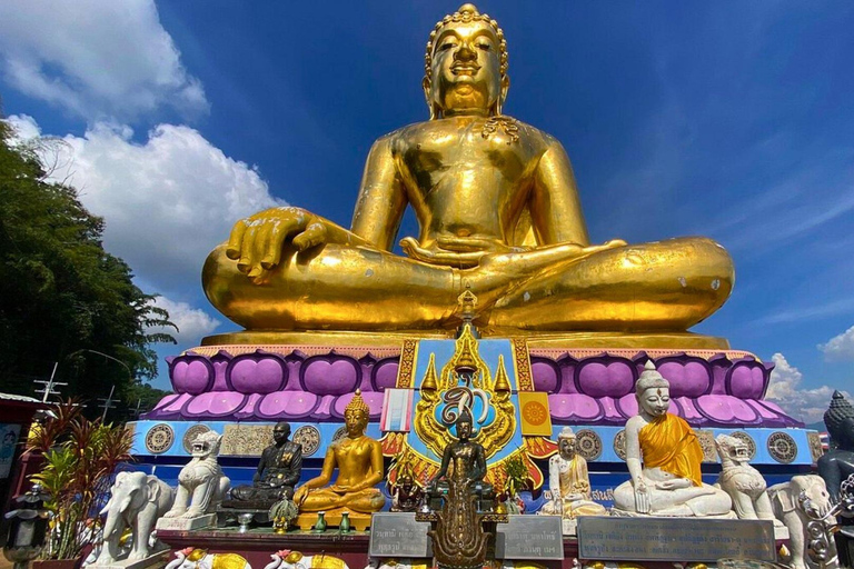 Journée complète à Chiang Rai : 3 temples, Triangle d&#039;Or et tour en bateau