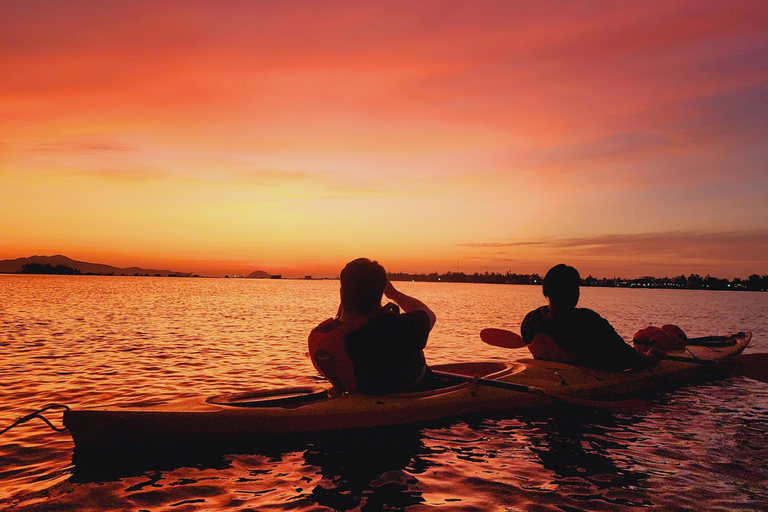 Hoi An: Viaggio in stand-up paddling all'alba per conoscere la vita locale