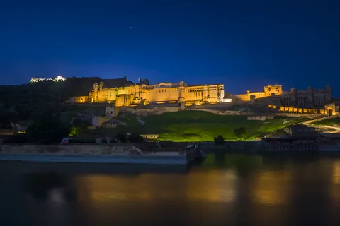 Jaipur: Amber Fort Light & Sound Show with Dinner