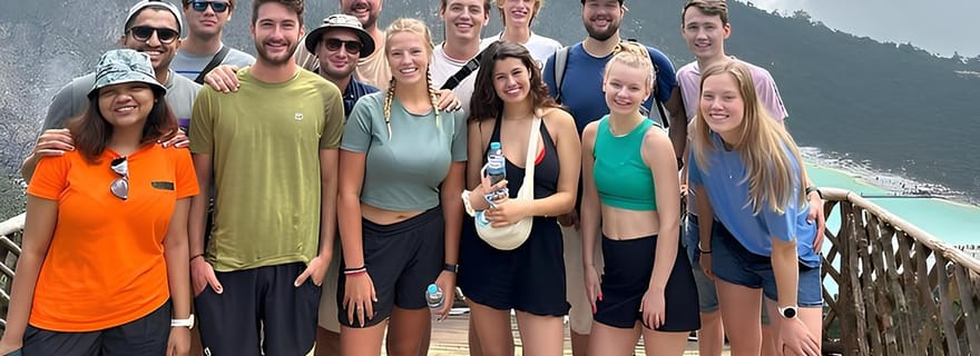 Volcan, sources chaudes, bains de boue et plantations de thé, tout compris