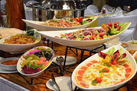 迪拜单桅帆船巡游码头晚餐及交通迪拜单桅帆船巡游，美景环绕，尽享美食