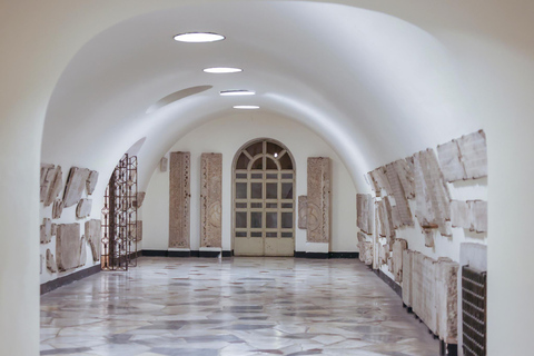 Rome: St. Peter’s Basilica & Underground Tombs Tour Group Tour in French