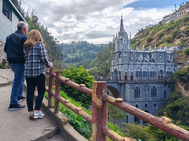 Pasto: Las Lajas Sanctuary & Tulcán Cross-Border Tour