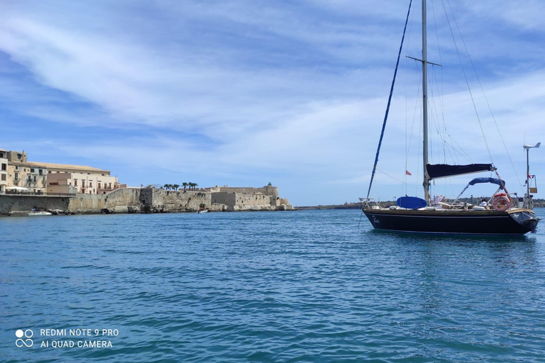 Sailing tour and guided snorkeling a Siracusa