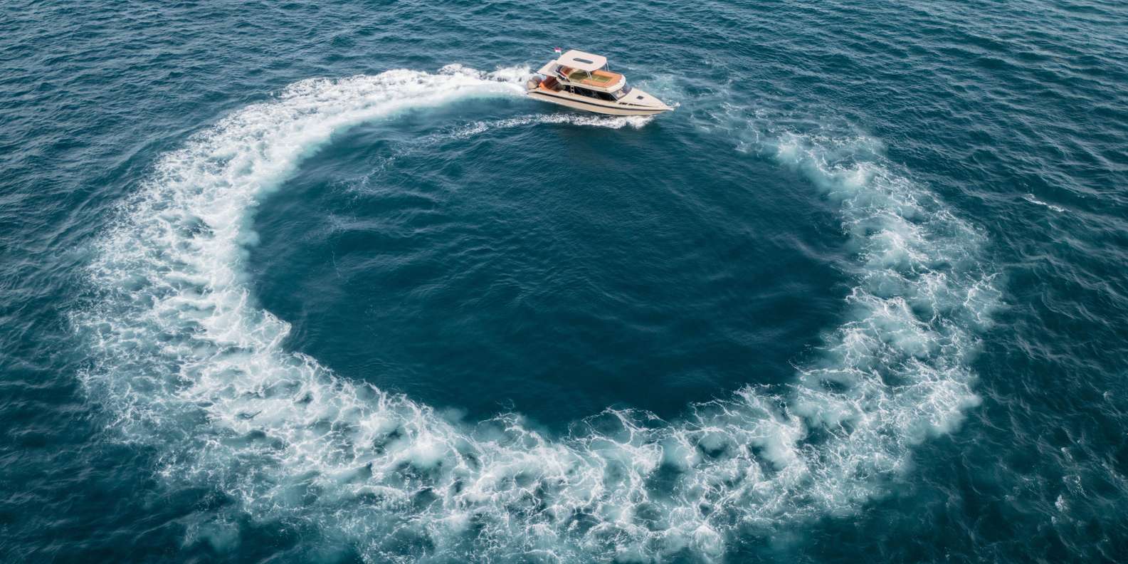 Bali: Premium Yacht Nusa Penida Manta Snorkeling & Land Tour — gallery image 7