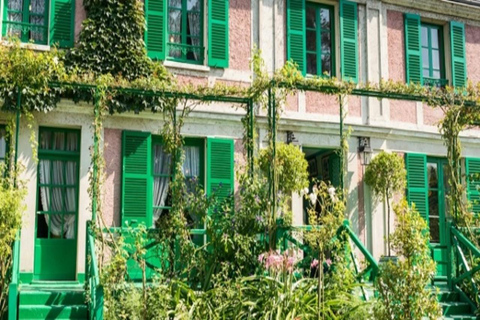 جولة موجهة إلى جيفيرني مونيه لنصف يوم من باريس مع النقلجولة موجهة إلى متحف مونيه في جيفيرني لمدة نص