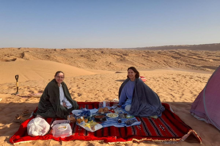 Muscat: Desert Overnight Camping, Wadi & Ibra Village & Souk