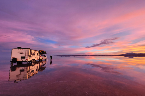 Uyuni/Colchani : Campement en camping-car sous les étoiles à Uyuni OverlanderCamping en camping-car sous les étoiles - Uyuni Overlander