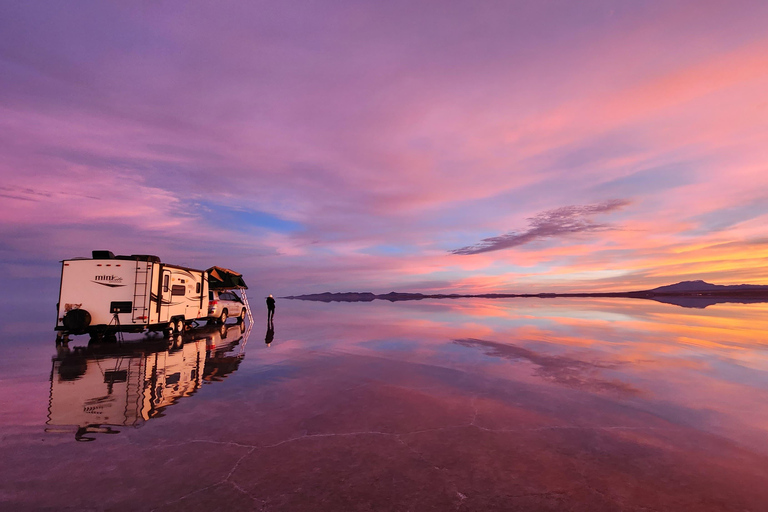 Uyuni/Colchani : Campement en camping-car sous les étoiles à Uyuni OverlanderCamping en camping-car sous les étoiles - Uyuni Overlander