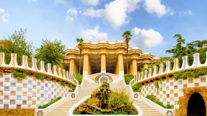 Barcelona: Park Güell Guided Tour with Fast-Track Ticket