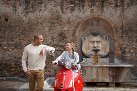 Visite de Rome en Vespa avec photoshoot professionnel