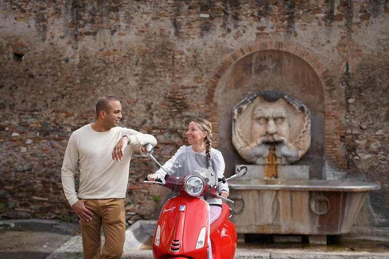 Passeio de Vespa em Roma com sessão de fotos profissional