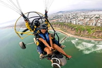 Flight paramotor sulla costa meridionale di Lima - Housity