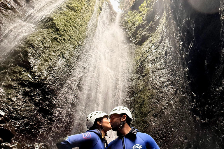 Elite Canyoning L3: The 60m Ribeira Funda Vertical Challenge