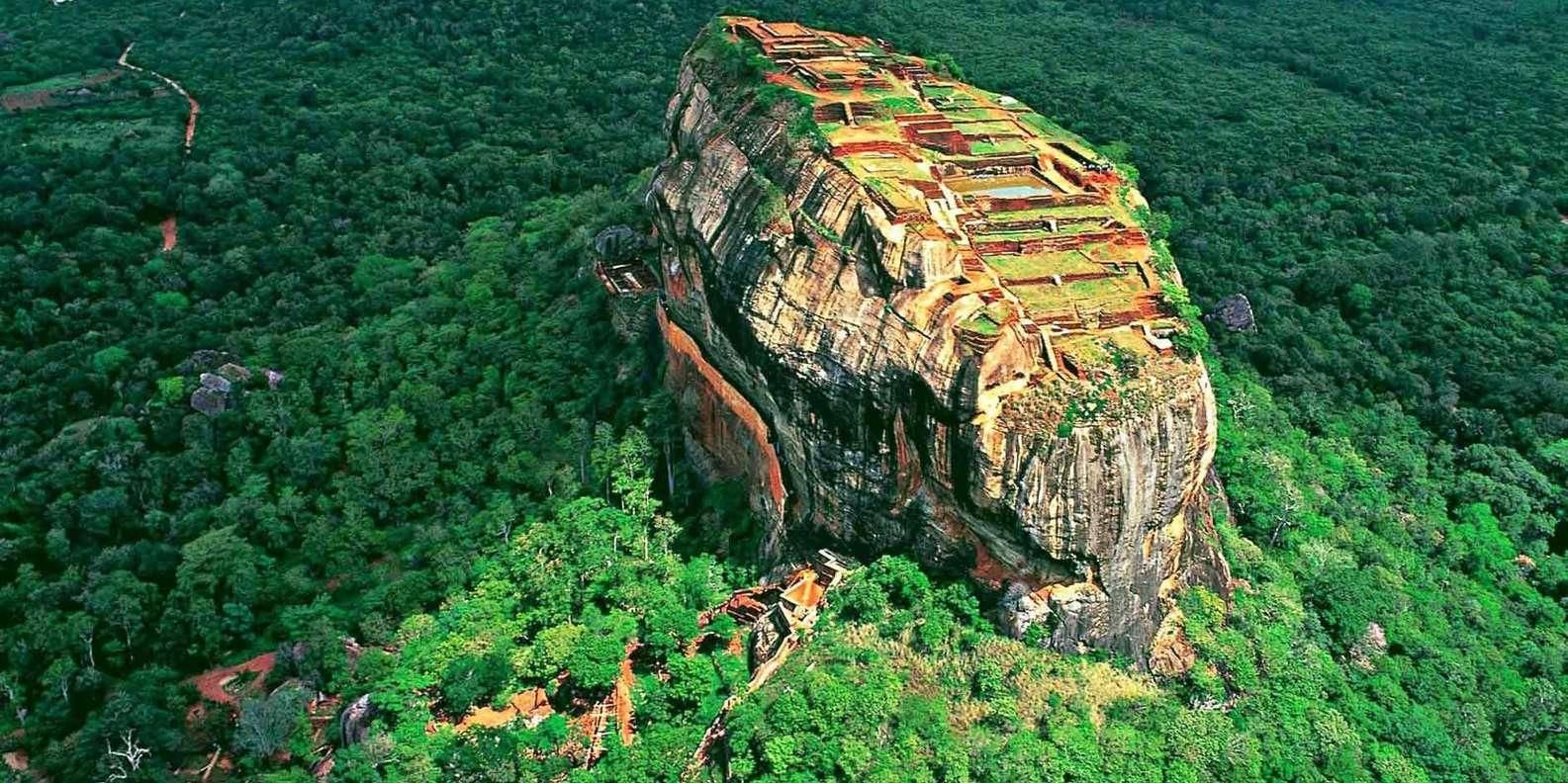 Von Kandy aus: Sigiriya Guided Tuk-Tuk Tour