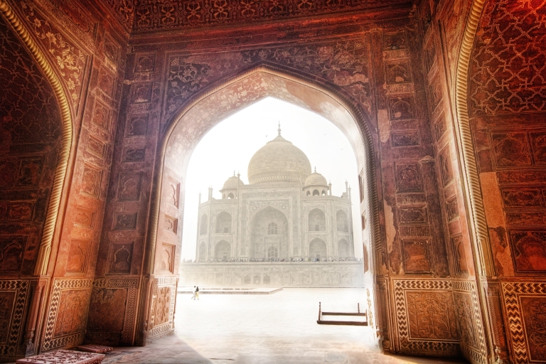 Omiń kolejkę Wycieczka z przewodnikiem po Taj MahalOmiń kolejkę Wycieczka samochodowa z przewodnikiem po Taj Mahal