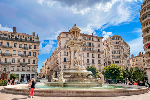 Bezoek aan de oude binnenstad van Lyon in Bellecour met een gidsRondleiding door het oude Lyon in Bellecour met een gids