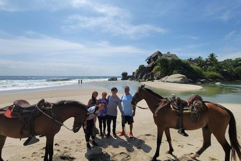 Santa Marta: Horseback riding on Los Naranjos beach Tayrona