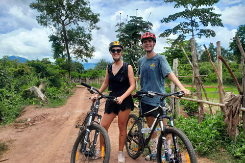 Luang Prabang: Guided Rice Field Bike Tour with Ferry Ride