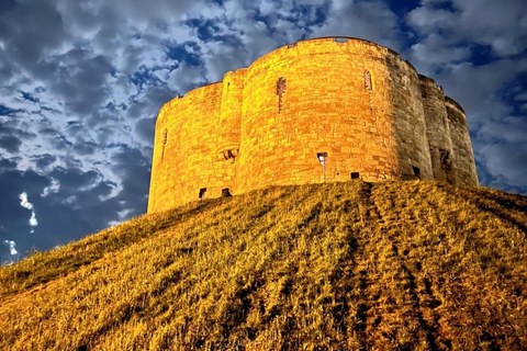 York: Guided Walking Tour with City Walls & Minster