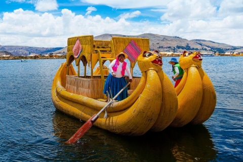 Private excursion to the Uros islands by traditional boat