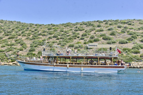 Bodrum : Tour de l&#039;île Noire avec déjeuner et arrêts baignade