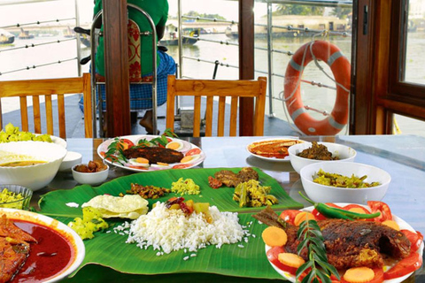 Crociera di un giorno a Kumarakom e Alleppy: Tour privato da CochinCROCIERA DI UN GIORNO KUMARAKOM - ALLEPPY: TOUR PRIVATO DA COCHIN