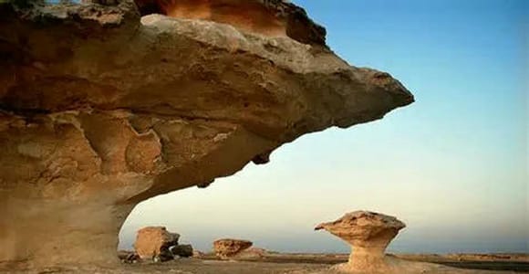 Doha: Richard Serra, Mushroom Rock, Camel Racing Track