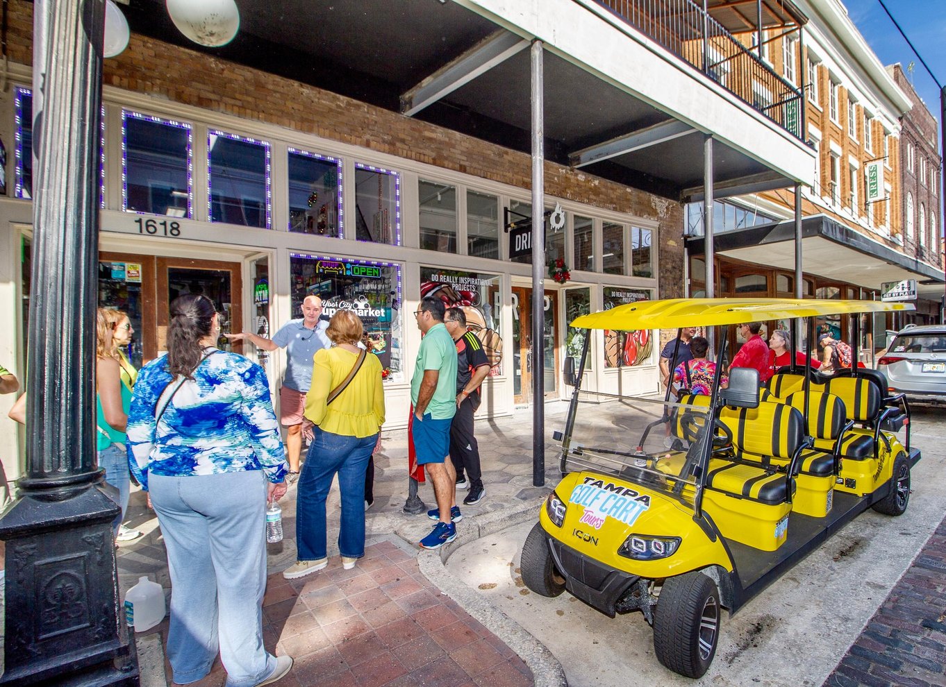 Tampa: Guidet byrundtur i Deluxe Street Golf Cart