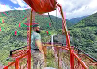 Banos Tour -Treehouse en Devils Cauldron Waterfall - Housity