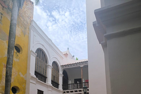 Cartagena: Recorrido Histórico y Cultural por la Ciudad Vieja