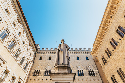 Florence : Sienne, San Gimignano et Chianti en petit groupeJournée complète de visite de la campagne avec déjeuner