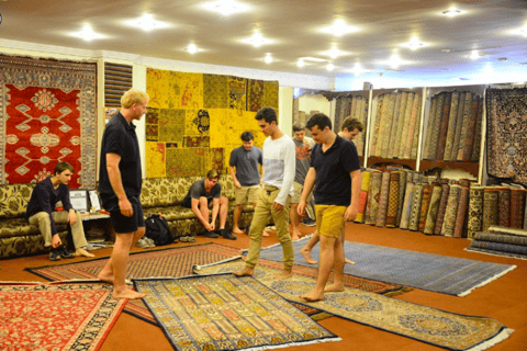 Mughal Carpet Co. Agra :- Handgefertigte Teppiche - Demonstrationstour